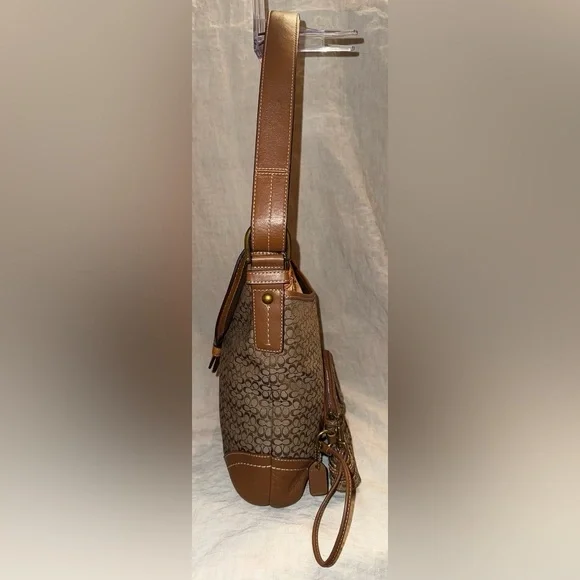 Vintage Coach Signature Soho Crossbody Buckle Suede Studded Bag & Wristlet - Picture 4 of 12